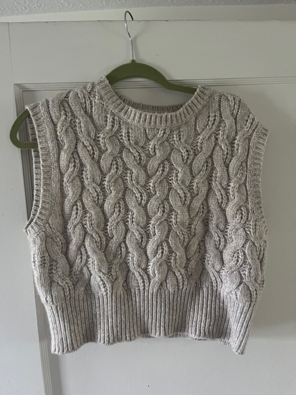 Sincerly Jules Cable Knit Sleeveless Sweater Vest in Light Heathered Beige